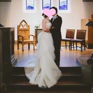 Vera Wang White Wedding Gown Size 2 vw351065